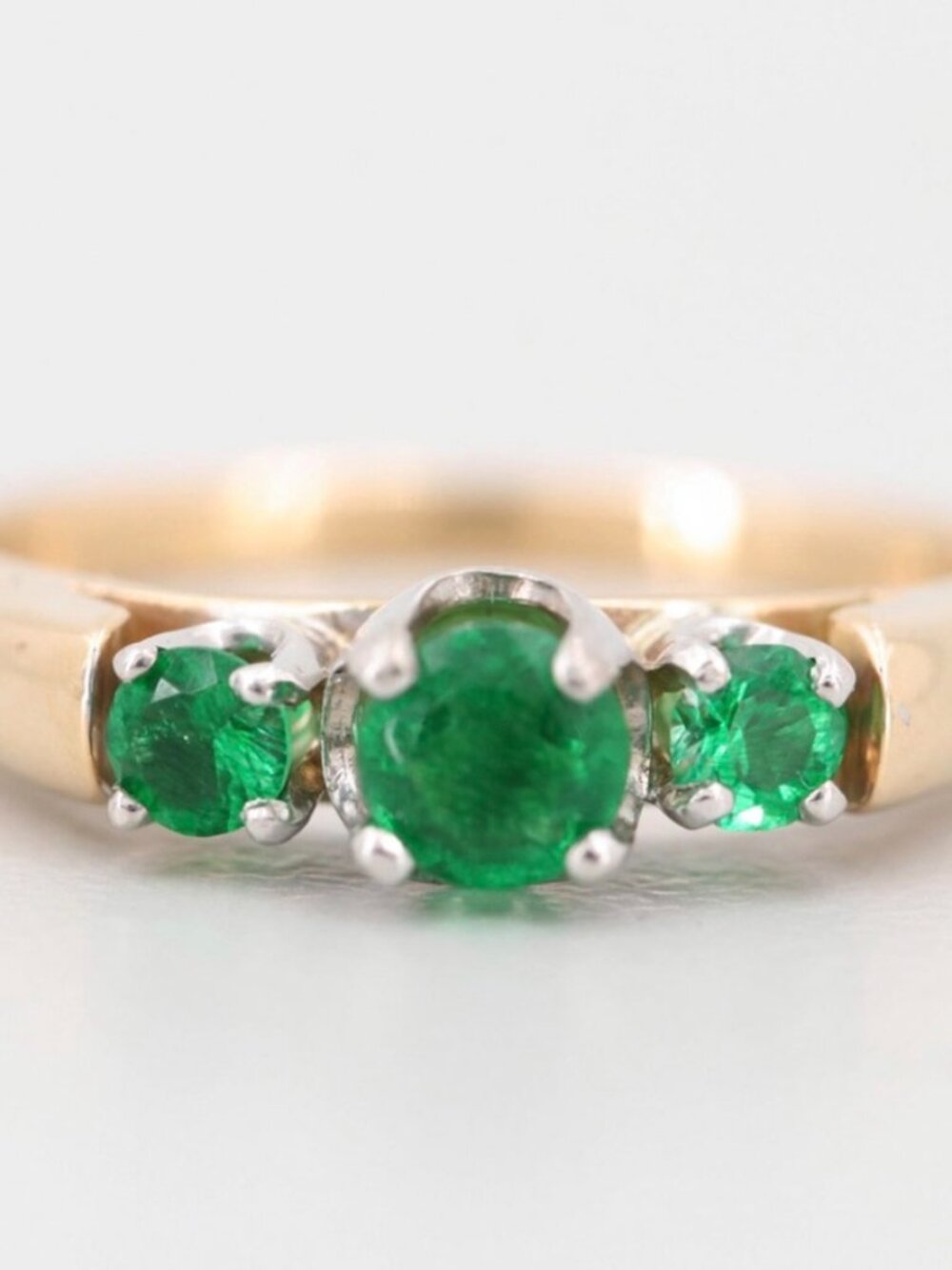 14K WHITE AND YELLOW GOLD NATURAL EMERALD RING SIZE 6